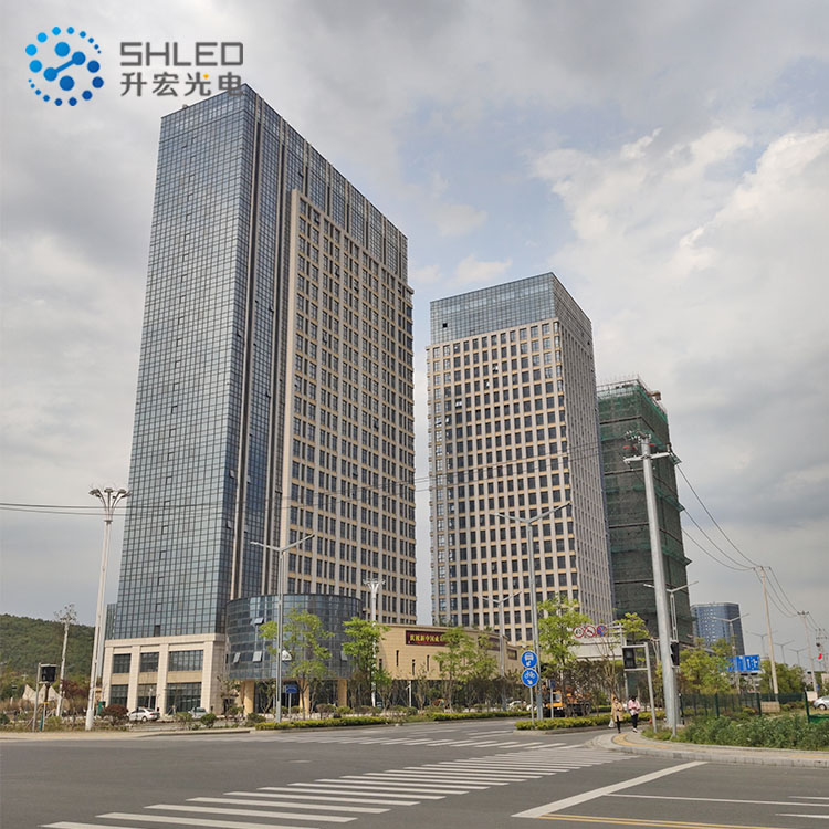 点亮城市繁华新高度 苏州吴中区商务广场-升宏光电智能景观照明案例赏析